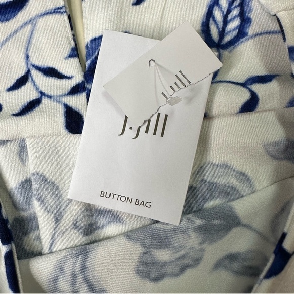 NWT J. Jill Wherever Collection White Blue
Floral Dress.  Size Small Petite - Picture 3 of 6